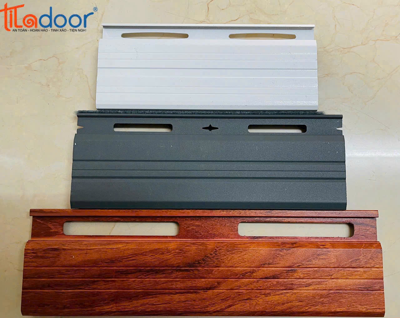 Cửa cuốn TITADOOR PM1030S