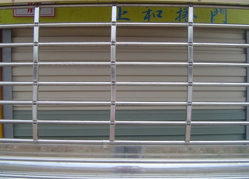 cửa cuốn song ngang inox